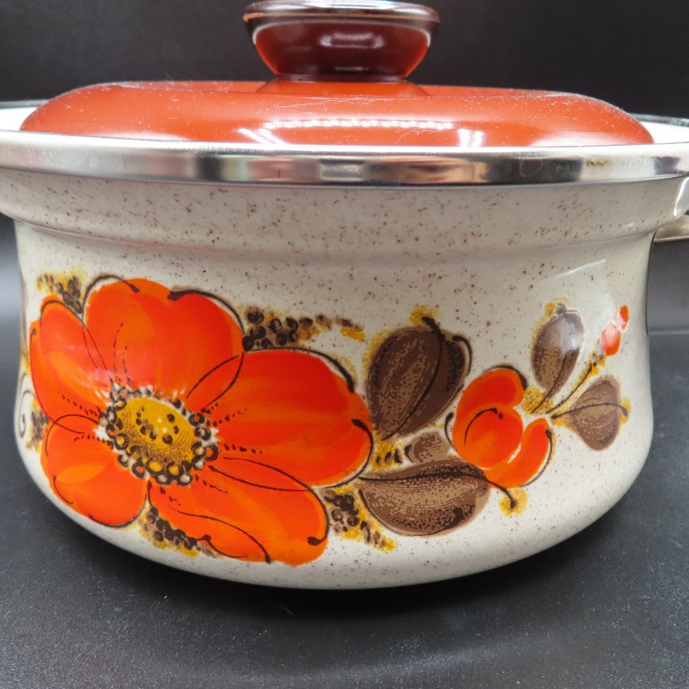 Sanko Enameled Vintage Cookware Japan Show Pans sauce pot MCM Mid Century MCM